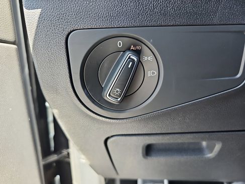 Certified 2023 Volkswagen Tiguan SE R-Line FWD image 26