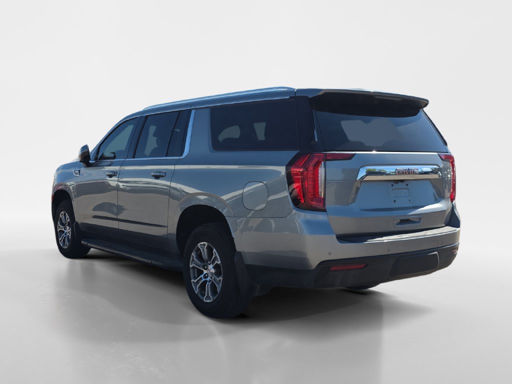 Used 2023 GMC Yukon XL SLE w/ Gmc Pro Safety Plus Package AWD/4WD image 3