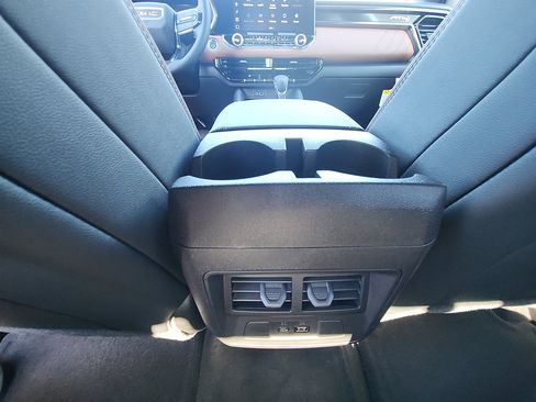 New 2026 GMC Canyon AT4 image 31