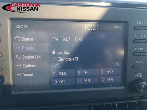 Used 2019 Toyota RAV4 XLE w/ Phone Cable & Charge Package image 36