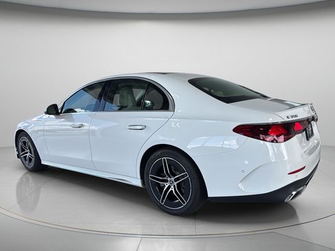 Used 2025 Mercedes-Benz E 350 Sedan w/ Winter Package image 3