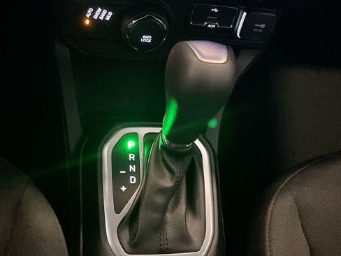 Used 2019 Jeep Renegade Sport image 20