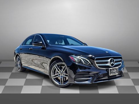 Used 2018 Mercedes-Benz E 400 4MATIC Sedan image 1