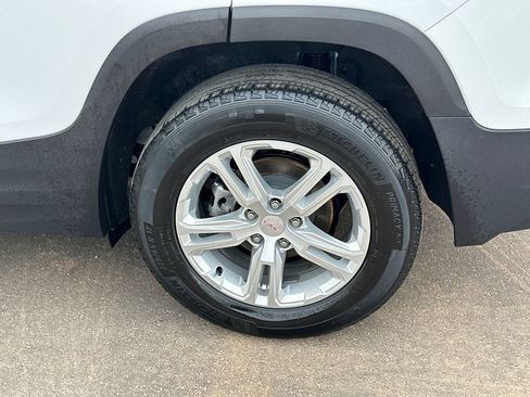 Used 2021 GMC Terrain SLE w/ Driver Convenience Package image 19