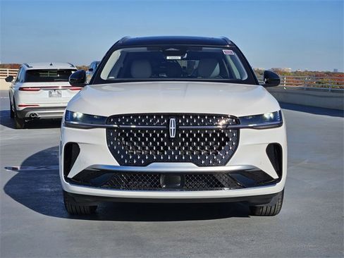 New 2026 Lincoln Nautilus Reserve image 2