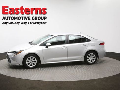 Used 2023 Toyota Corolla LE image 58