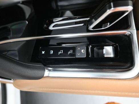 Used 2023 Land Rover Range Rover SE AWD/4WD image 13
