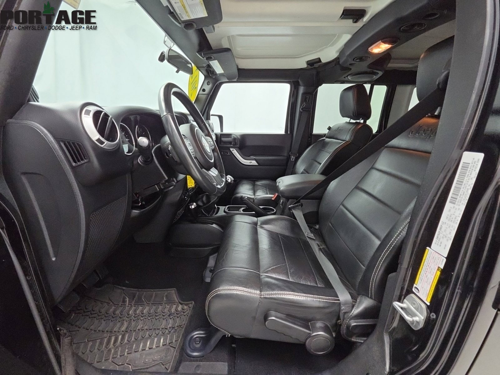 Used 2012 Jeep Wrangler Unlimited Sahara w/ Connectivity Group AWD/4WD image 13