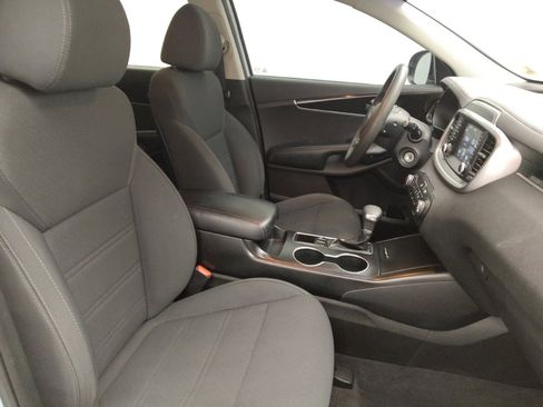 Used 2019 Kia Sorento FWD image 21