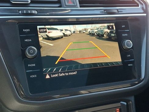 Certified 2023 Volkswagen Tiguan SE R-Line image 18