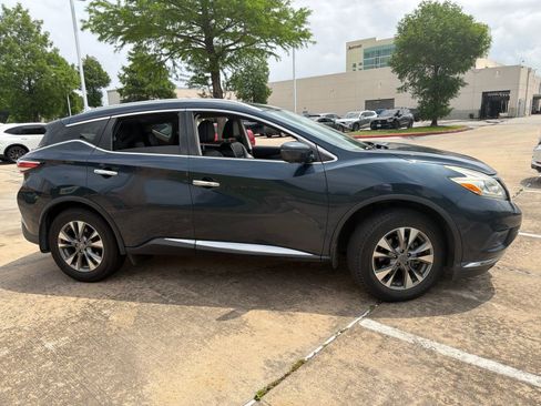 Used 2017 Nissan Murano SL w/ Cargo Package FWD image 2
