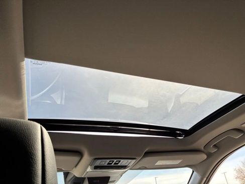 Certified 2025 Nissan Rogue SL w/ Tech Package image 18