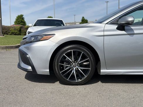 Used 2024 Toyota Camry SE FWD image 9