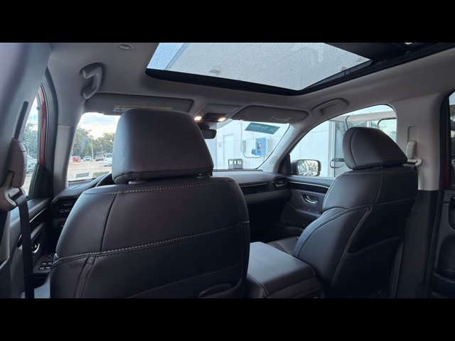 Certified 2025 Honda Pilot Touring image 9