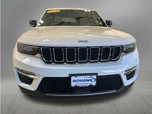 Used 2023 Jeep Grand Cherokee Limited image 2