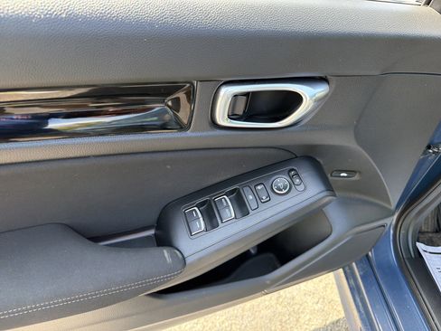 Used 2025 Honda Civic Sport image 14