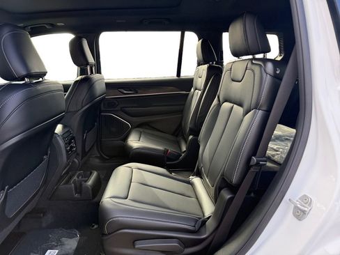 New 2026 Jeep Grand Cherokee L Limited w/ Luxury Tech Group II RWD image 13
