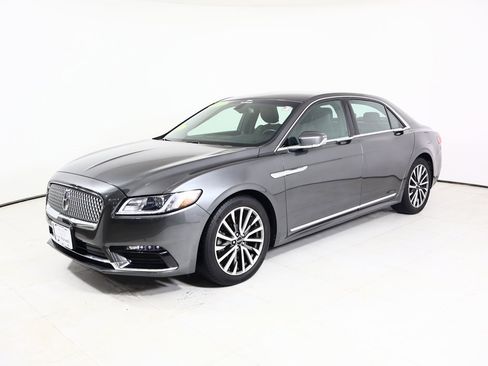 Used 2017 Lincoln Continental Select image 8