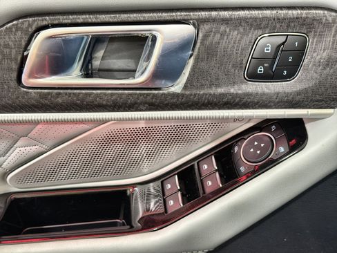 New 2026 Ford Explorer Platinum image 36