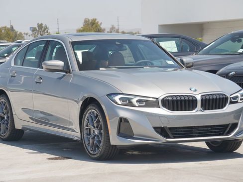Used 2025 BMW 330i xDrive Sedan AWD/4WD image 3