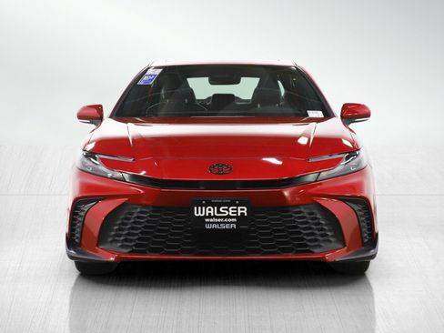Used 2025 Toyota Camry SE w/ Convenience Package image 8