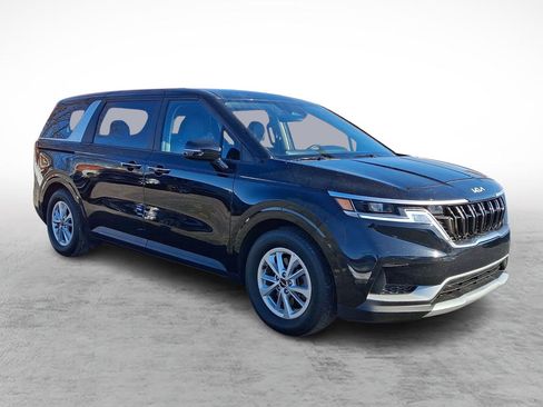 Used 2024 Kia Carnival LX image 7
