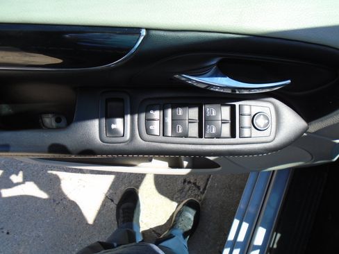 Used 2019 Dodge Grand Caravan SXT FWD image 13
