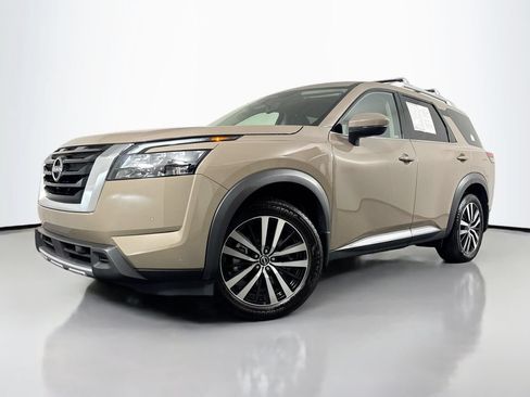 Used 2025 Nissan Pathfinder Platinum w/ Cargo Package AWD/4WD image 1