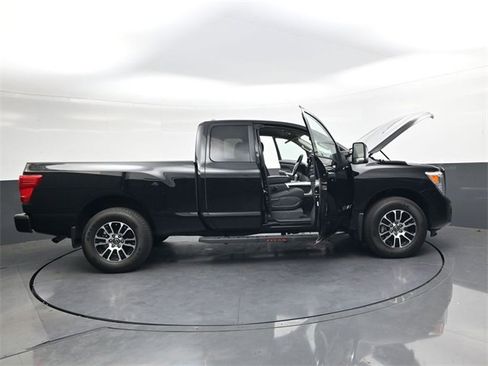 Used 2024 Nissan Titan SV w/ SV Utility Package image 39