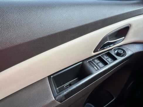 Used 2014 Chevrolet Cruze LT w/ RS Package FWD image 27