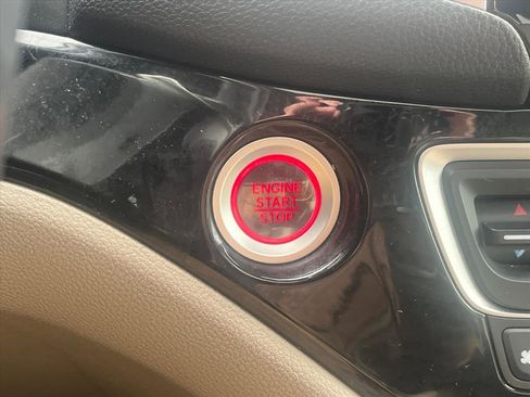 Certified 2018 Honda Pilot Touring image 10