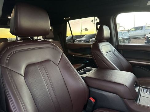 Used 2024 Ford Expedition Limited image 25