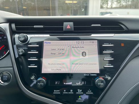 Used 2020 Toyota Camry XSE image 19