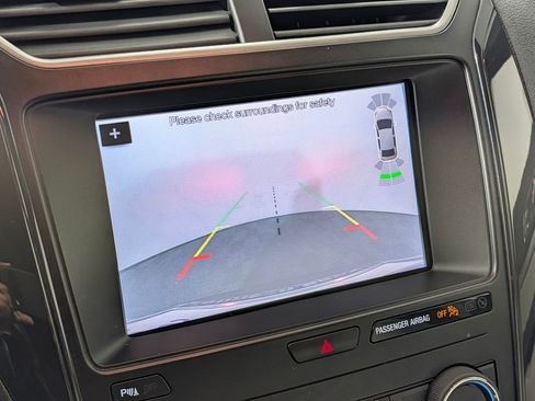 Certified 2019 Ford Explorer XLT w/ Equipment Group 202A FWD image 9
