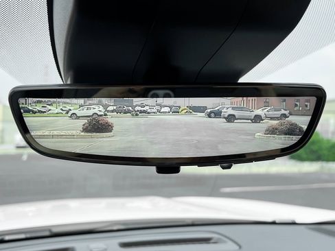 Used 2024 Chevrolet Suburban High Country image 8