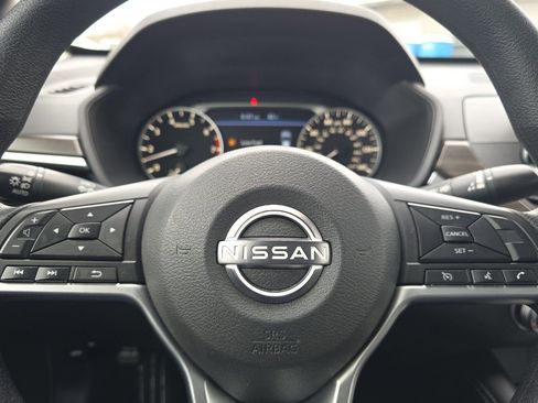 Used 2023 Nissan Altima 2.5 SV image 19