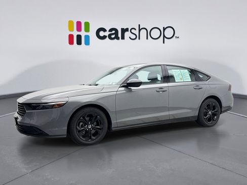 Used 2025 Honda Accord SE image 1