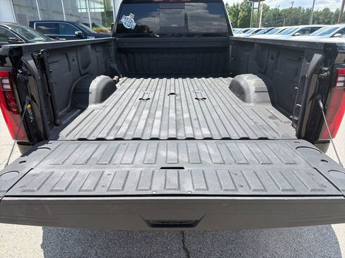 Used 2024 GMC Sierra 3500 Denali Ultimate AWD/4WD image 7