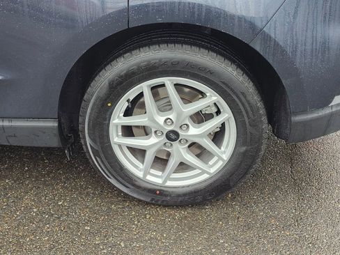 Used 2024 Ford Edge SEL image 9