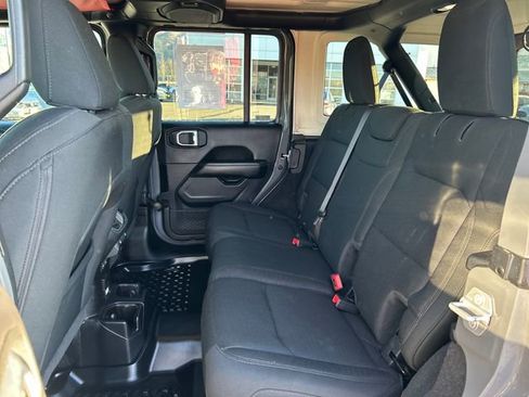 Used 2021 Jeep Wrangler Unlimited Sahara w/ Uconnect 4C Nav & Sound Group AWD/4WD image 13