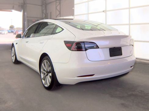 Used 2020 Tesla Model 3 Standard Range Plus RWD image 6