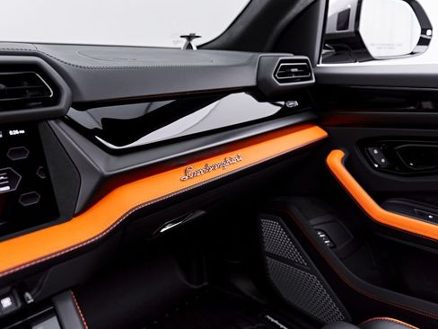 Used 2025 Lamborghini Urus Performante AWD/4WD image 98