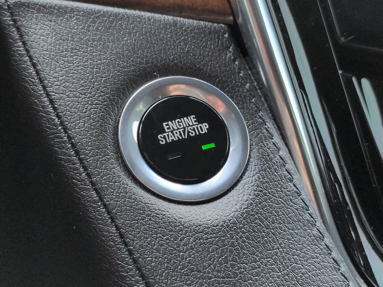 Used 2016 Cadillac Escalade ESV Luxury AWD/4WD image 29