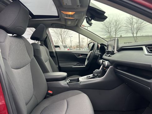 Used 2019 Toyota RAV4 XLE image 16