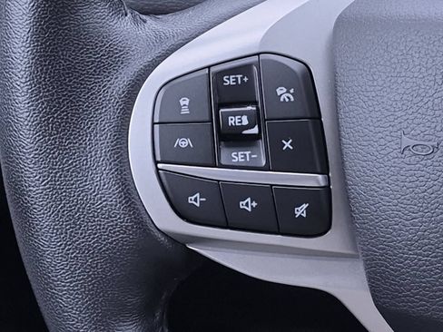 Used 2021 Ford Explorer XLT w/ Equipment Group 202A AWD/4WD image 23