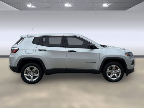Used 2024 Jeep Compass Sport AWD/4WD image 8