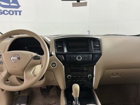 Used 2014 Nissan Pathfinder S image 35