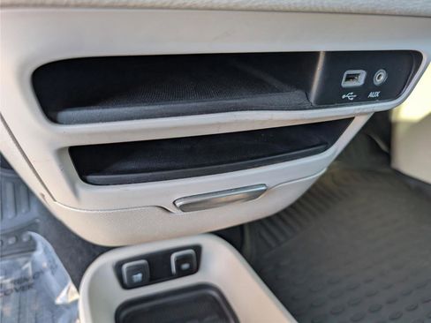 Used 2018 Chrysler Pacifica Limited image 18