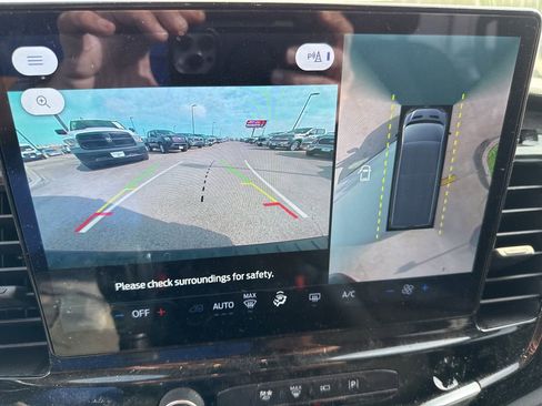 Used 2023 Ford Transit 350 XLT image 26