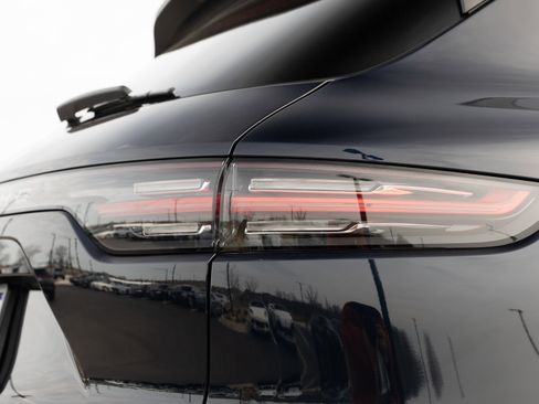 Used 2021 Porsche Cayenne image 33